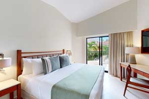 The Deluxe King Room at Park Royal Beach Acapulco